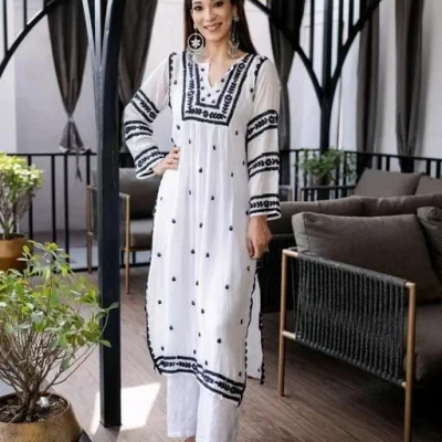 Aishani Pretty White Printed Kurtis